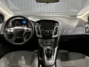Ford Focus, 2013г, передний привод, механика