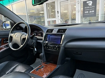 Toyota Camry, 2010г, передний привод, автомат