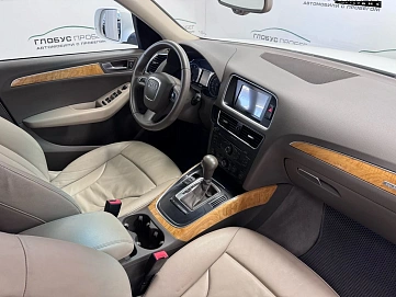 Audi Q5, 2010г, передний привод, автомат