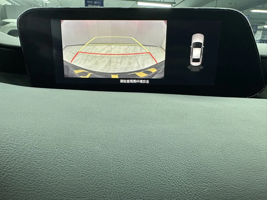 Mazda 3, 2021г., передний привод, автомат