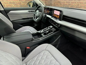 Volkswagen Tavendor, 2025г, полный привод, робот