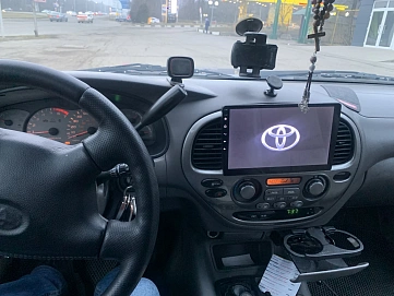 Toyota Sequoia, 2001г, полный привод, автомат