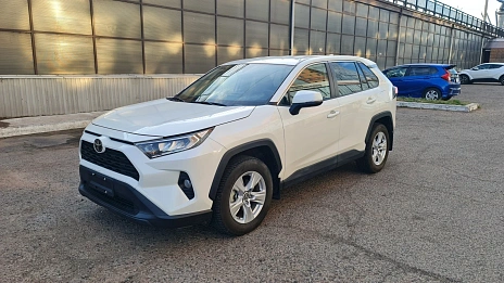 Toyota RAV4, 2020г, передний привод, вариатор