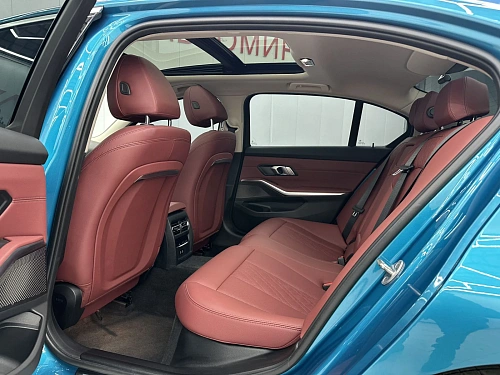 BMW 3 серии, 2022г, задний привод, автомат