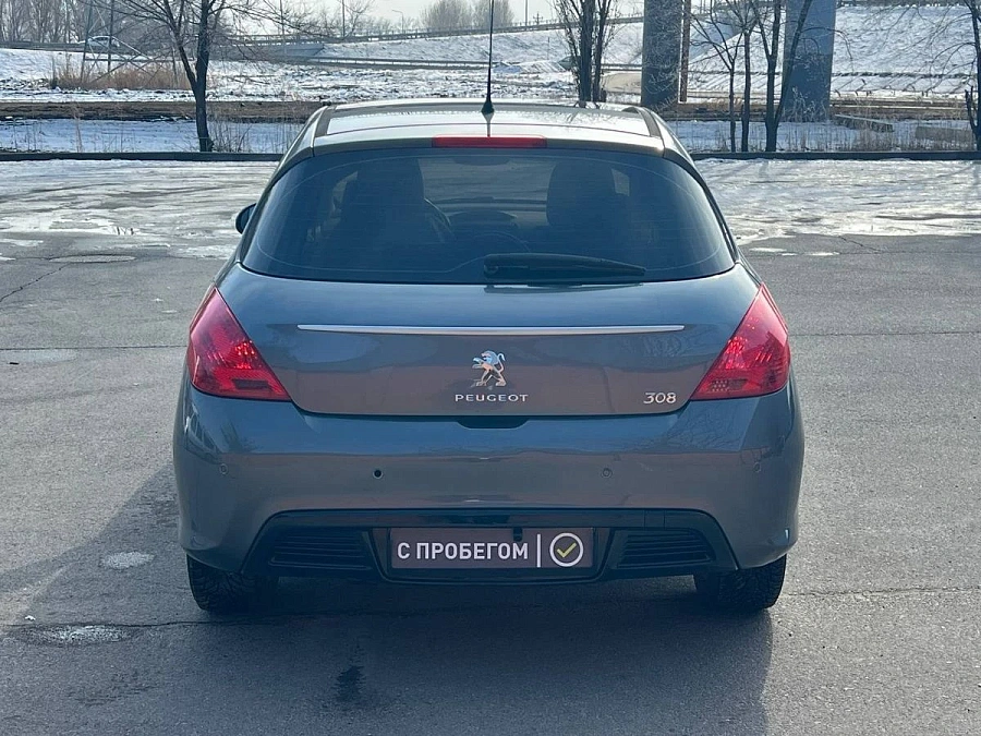 Peugeot 308, 2011г., передний привод, автомат