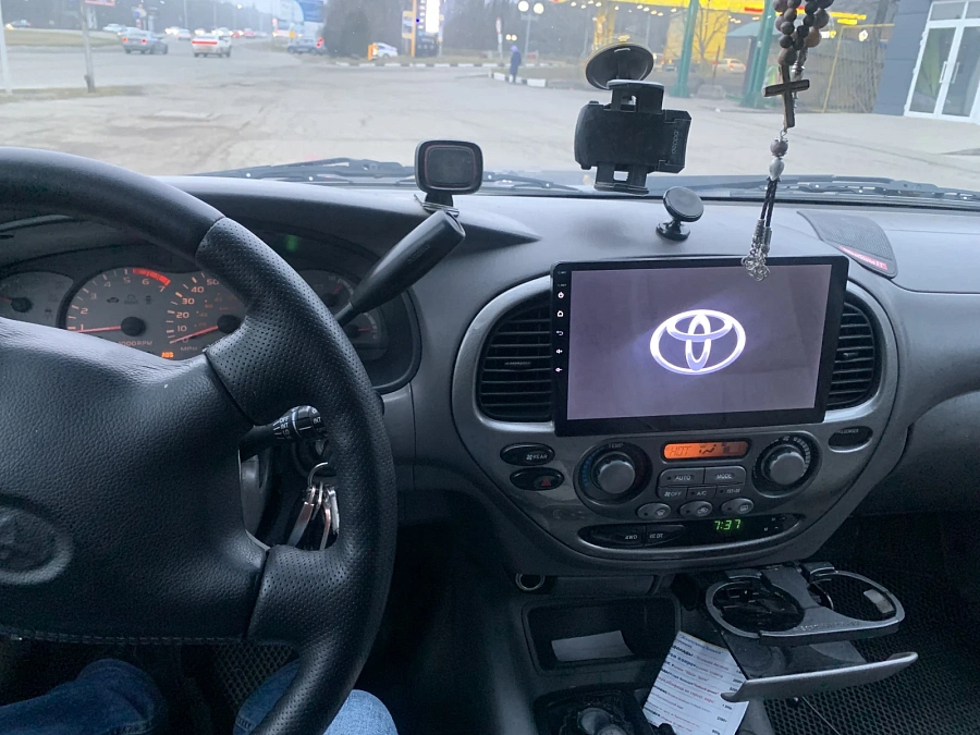 Toyota Sequoia, 2001г., полный привод, автомат