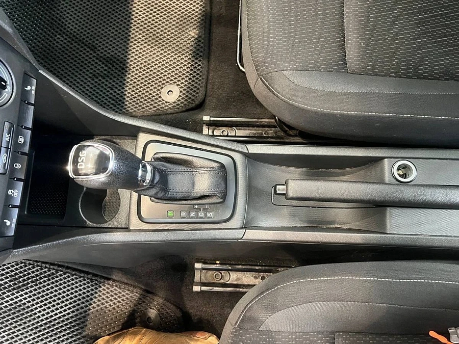 Skoda Rapid, 2014г., передний привод, робот