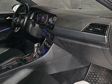 Volkswagen Jetta, 2019г, передний привод, робот