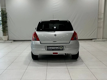 Suzuki Swift, 2008г, передний привод, робот