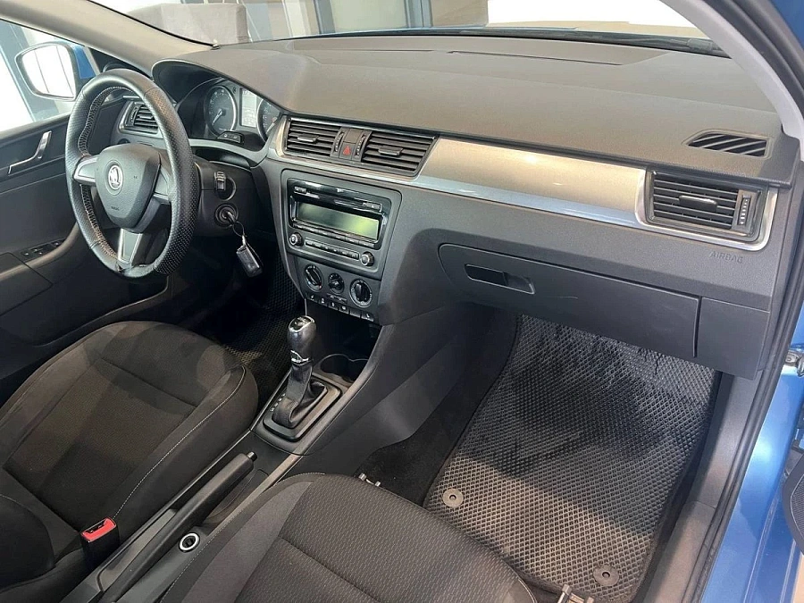 Skoda Rapid, 2014г., передний привод, робот