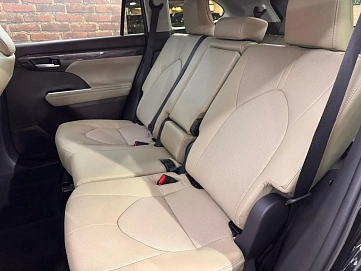Toyota Highlander, 2025г, полный привод, автомат