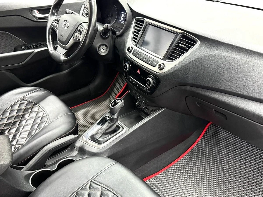 Hyundai Solaris, 2018г., передний привод, автомат