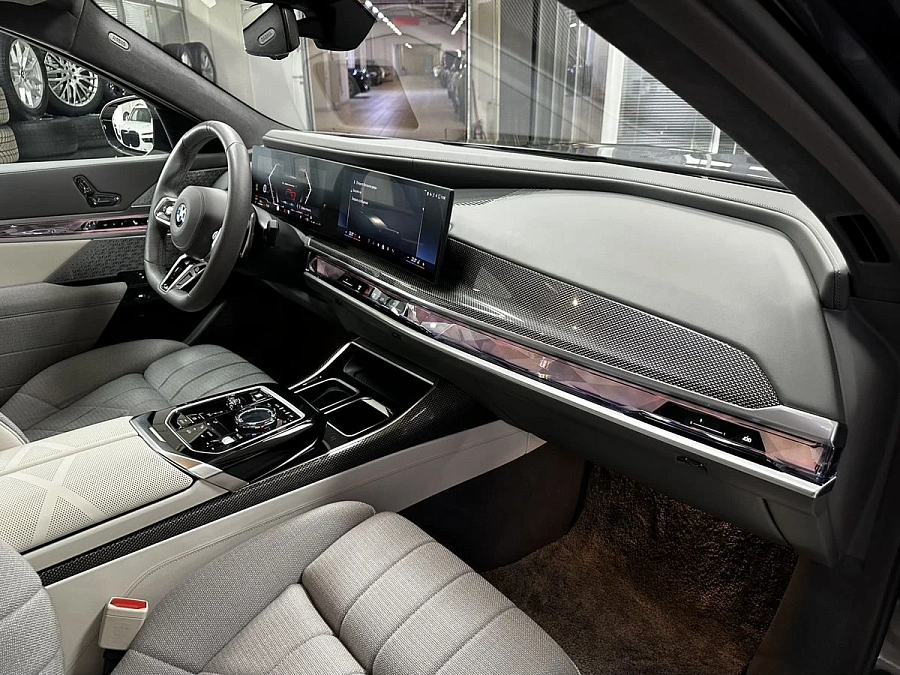 BMW , 2024г., полный привод, автомат