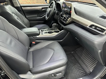 Toyota Highlander, 2025г, полный привод, автомат