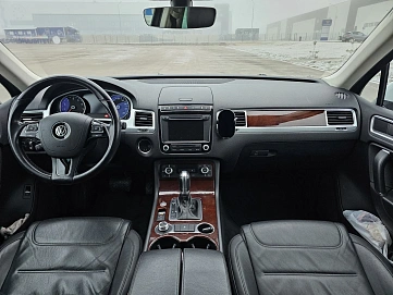 Volkswagen Touareg, 2016г, полный привод, автомат