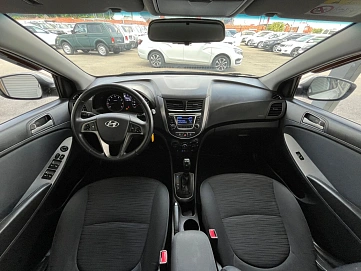 Hyundai Solaris, 2015г, передний привод, автомат