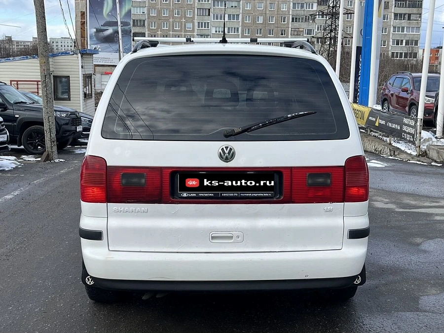 Volkswagen Sharan, 2003г., передний привод, автомат