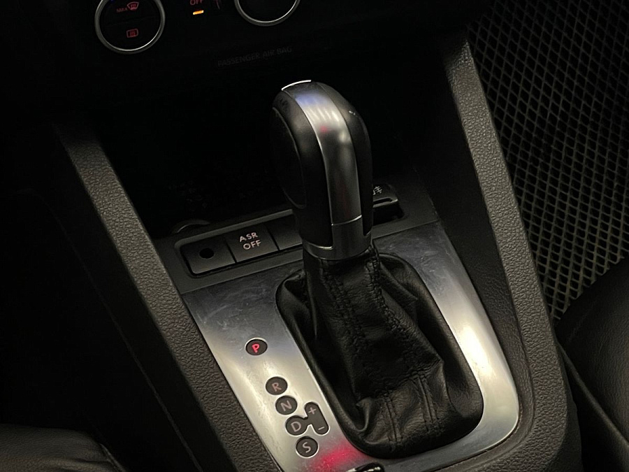 Volkswagen Jetta, 2012г., передний привод, автомат