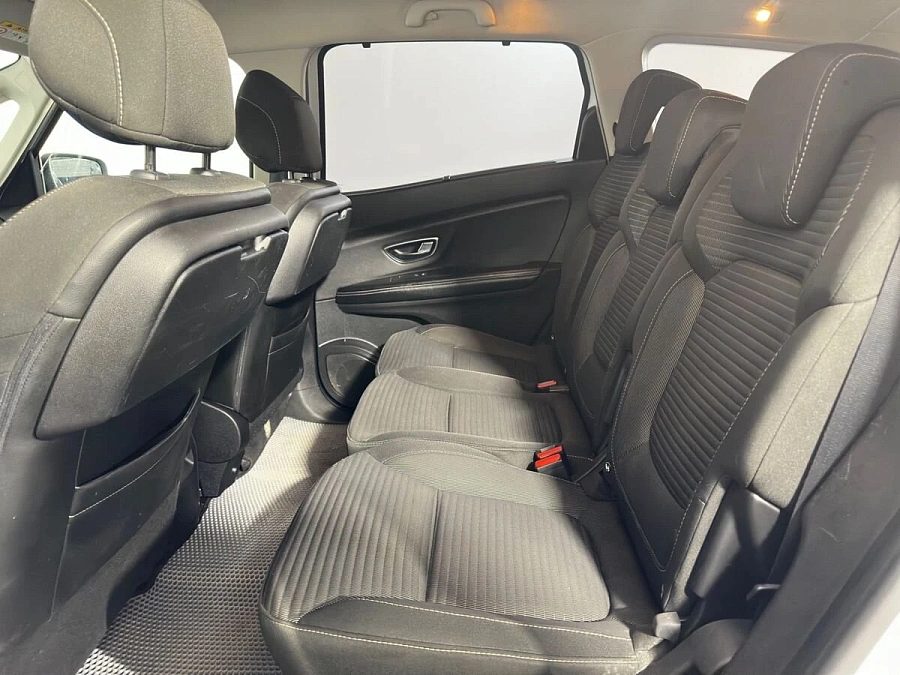 Renault , 2017г., передний привод, робот