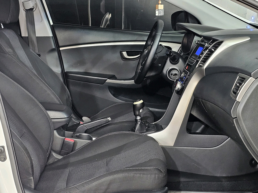 Hyundai i30, 2012г., передний привод, механика