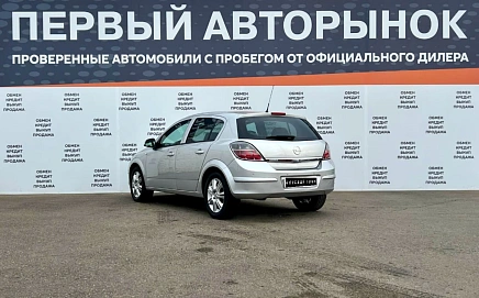 Opel Astra, 2010г, передний привод, механика