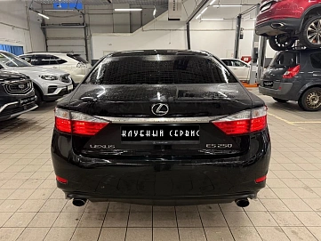 Lexus ES, 2015г, передний привод, автомат