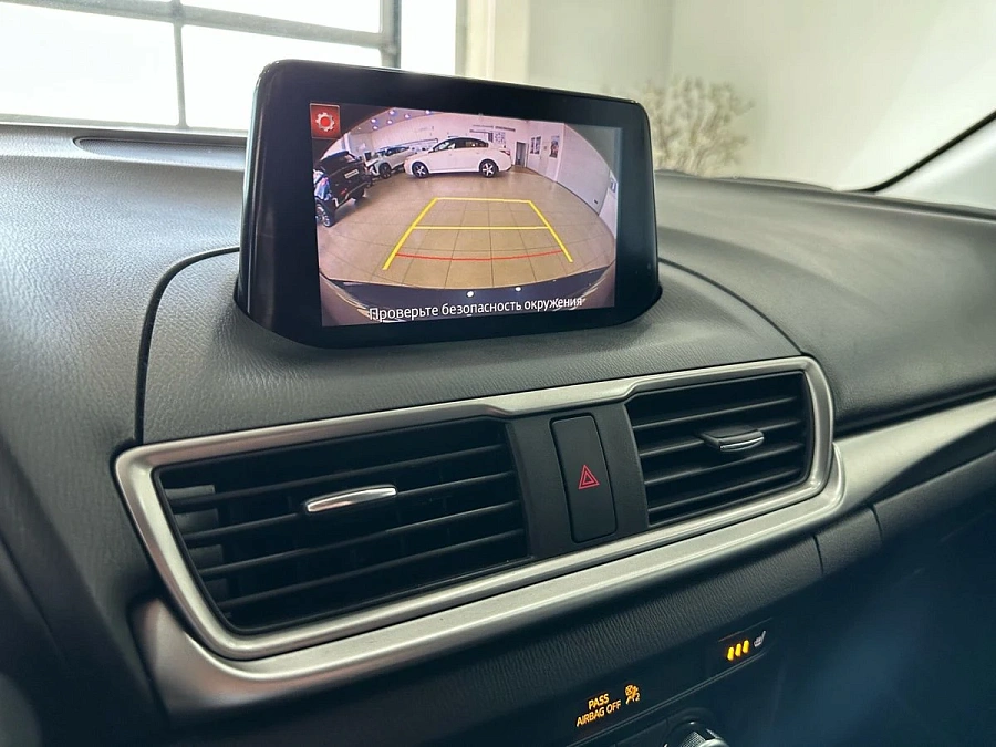 Mazda 3, 2017г., передний привод, автомат