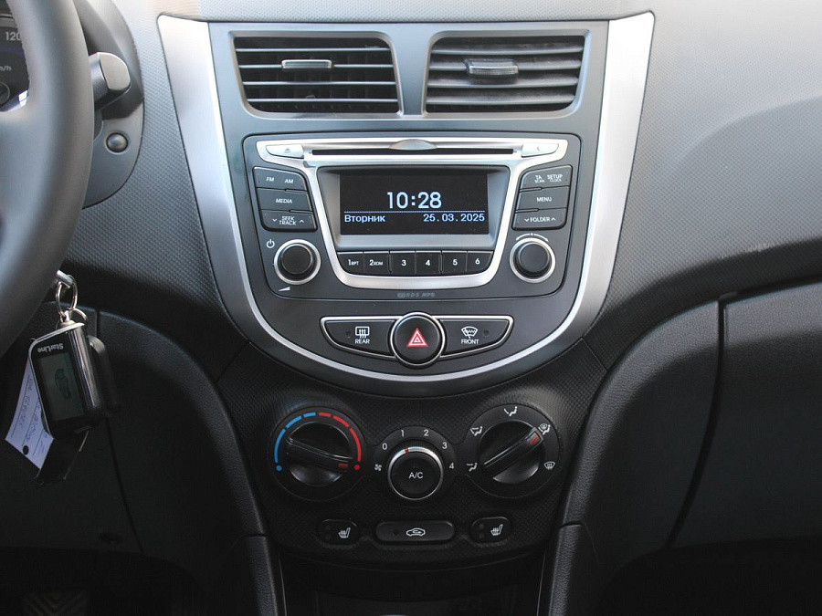 Hyundai Solaris, 2015г., передний привод, механика