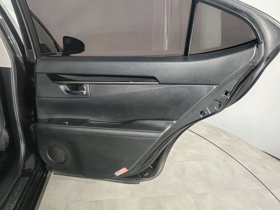 Lexus ES, 2015г., передний привод, автомат