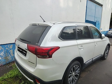Mitsubishi Outlander, 2015г, полный привод, вариатор
