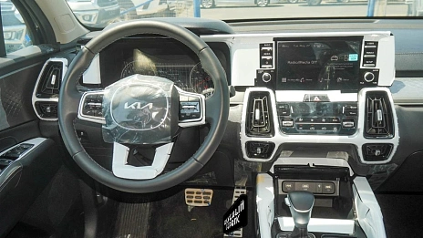 Kia Sorento, 2022г, передний привод, автомат
