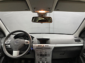 Opel Astra, 2014г., передний привод, механика