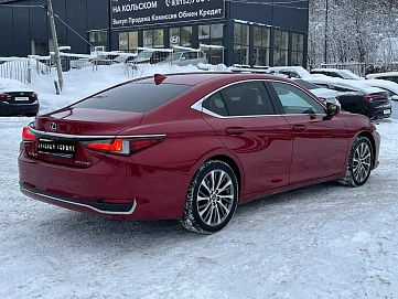 Lexus ES, 2019г, передний привод, автомат