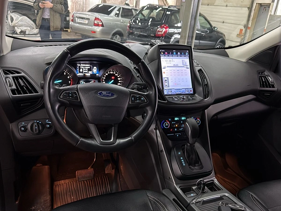 Ford Kuga, 2017г., полный привод, автомат