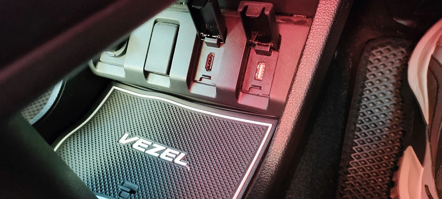 Honda Vezel, 2017г., передний привод, вариатор