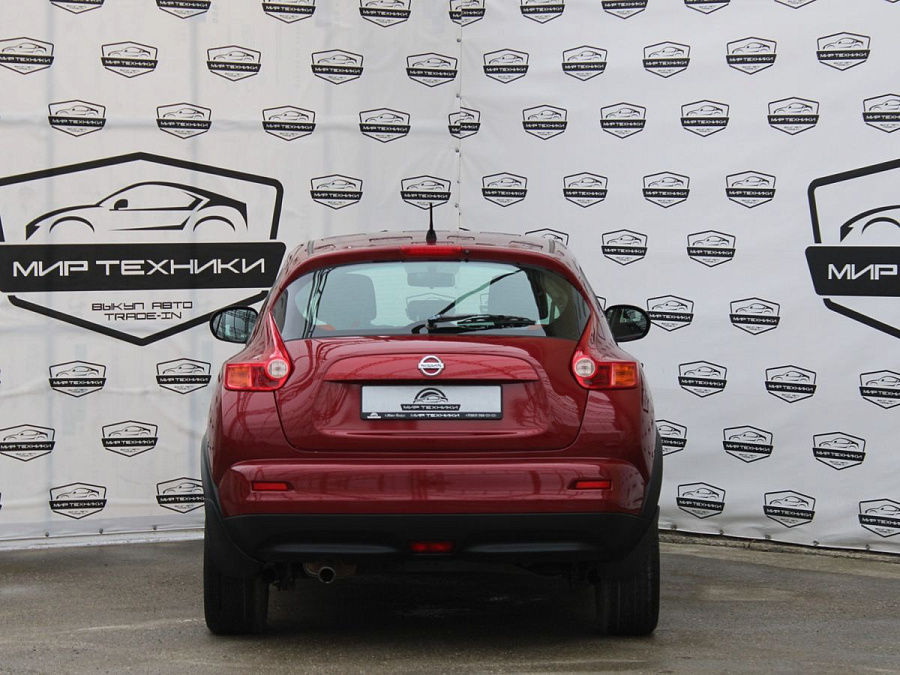 Nissan Juke, 2011г., передний привод, вариатор