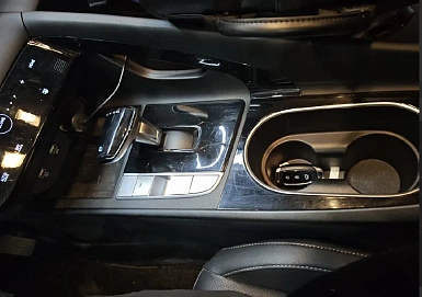 Hyundai Elantra, 2022г, передний привод, вариатор