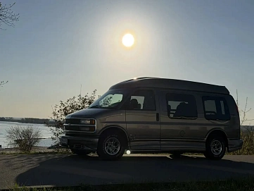 Chevrolet Express, 2001г., задний привод, автомат