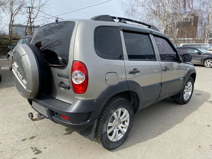 Chevrolet Niva, 2012г., передний привод, механика
