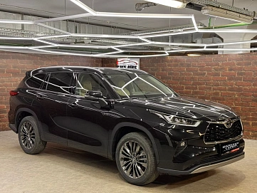 Toyota Highlander, 2025г, полный привод, автомат