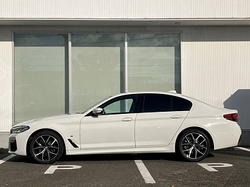 BMW 5 серии, 2022г, полный привод, автомат