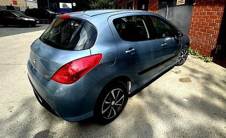 Peugeot 308, 2011г, передний привод, автомат