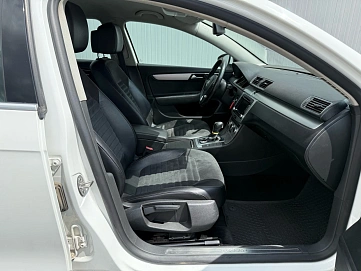 Volkswagen Passat, 2011г, передний привод, робот