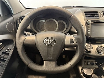 Toyota RAV4, 2012г, передний привод, автомат