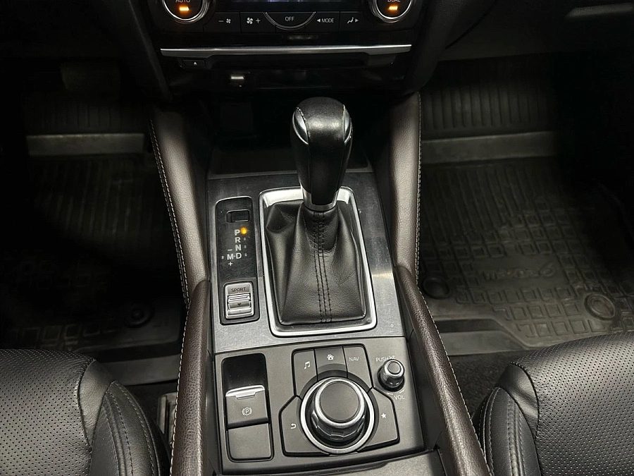 Mazda 6, 2015г., передний привод, автомат