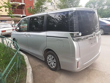 Toyota Voxy, 2019г, передний привод, вариатор