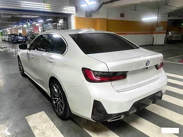 BMW 3 серии, 2023г, задний привод, автомат