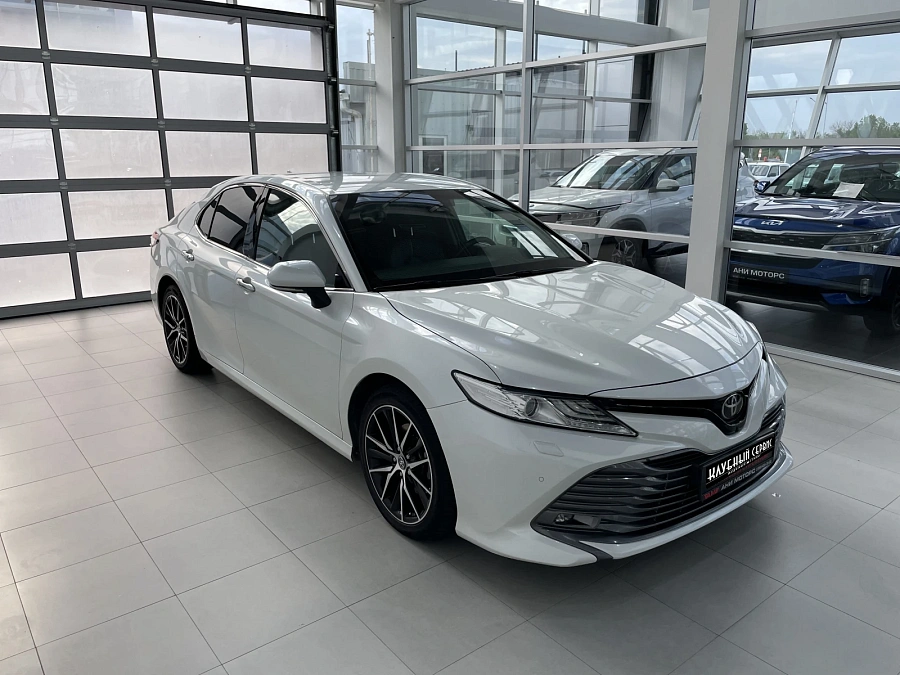 Toyota Camry, 2020г., передний привод, автомат