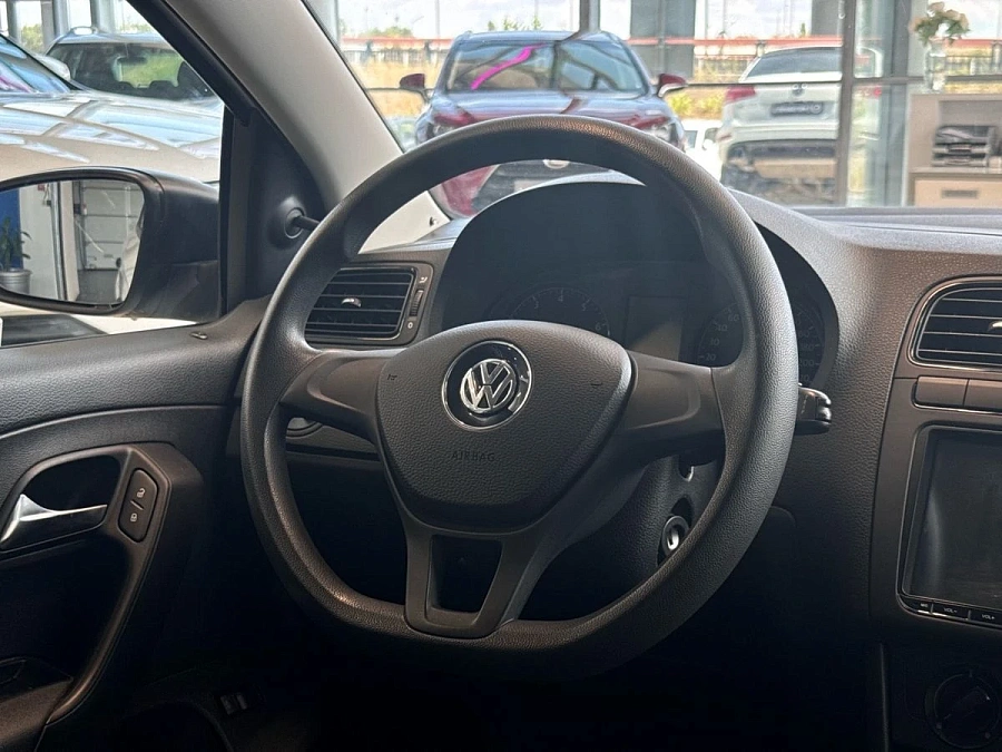 Volkswagen Polo, 2020г., передний привод, автомат