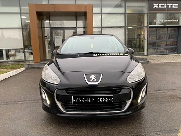 Peugeot 308, 2011г, передний привод, автомат